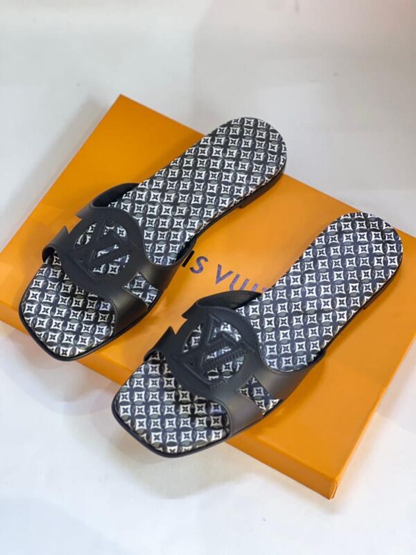 Deluxe Louis Vuitton Shoes