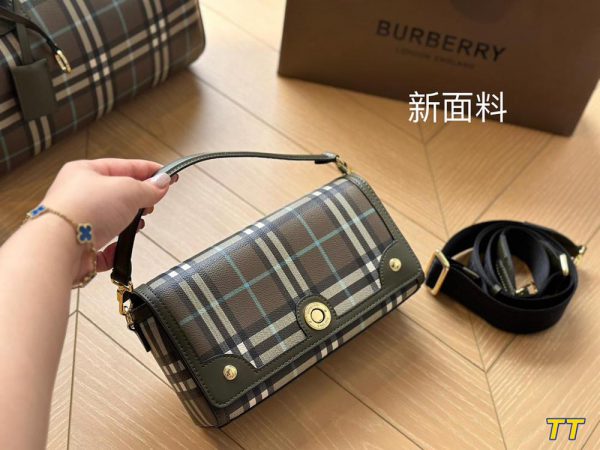 Elegant Burberry Bag - Image 2