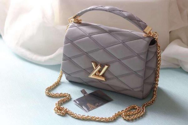 Elegant Louis Vuitton Bags - Image 4