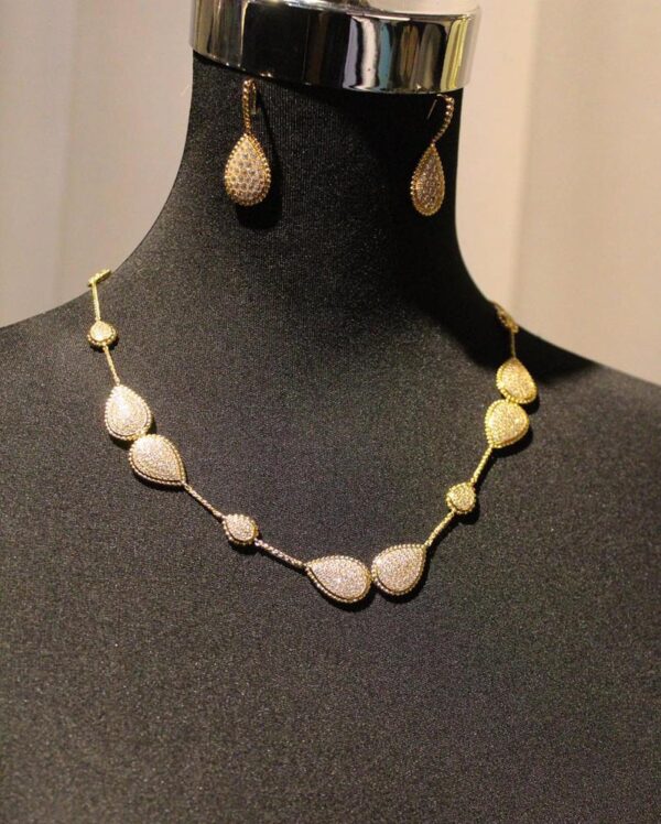 Ellite Luxury Neckless+Earring Set - Image 4