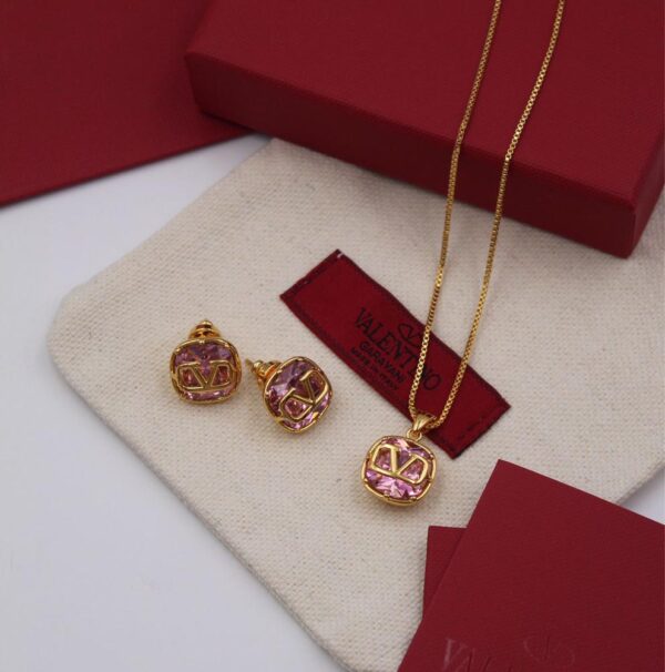 Elegant Valentino Jewelry Set (Neckless+Earrings)