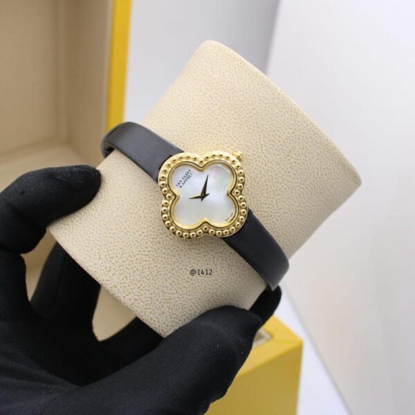 Elegant Van Cleef & Arpels Watches - Image 8