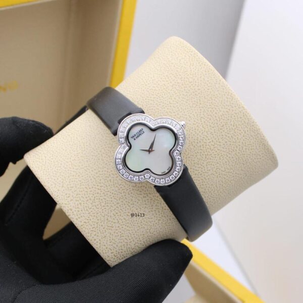 Elegant Van Cleef & Arpels Watches - Image 7