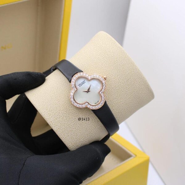 Elegant Van Cleef & Arpels Watches - Image 3