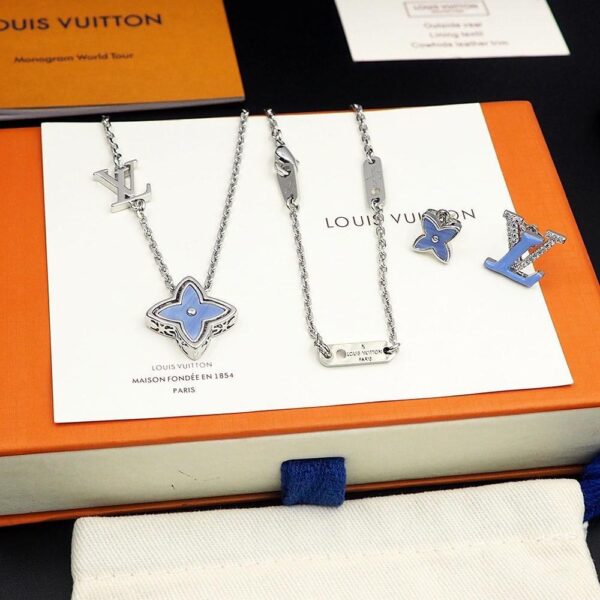 Ritzy Louis Vuitton Jewelry Set